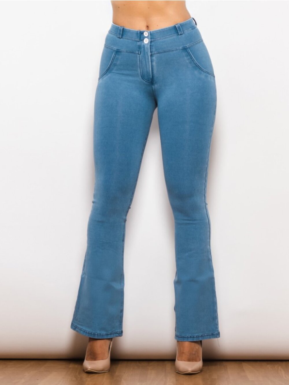 Curve-Enhancing Flared Jeans– Butt Lift, Silicone Waistband, Cellulite Smoothing